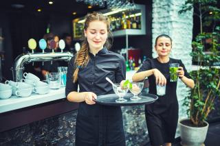La restauration regroupe les trois quarts de l'emploi salarié des CHR.