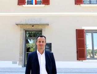 Damien Combet a été élu maire de Chaponost (Rhône) – 8 296 habitants - en mai 2014.