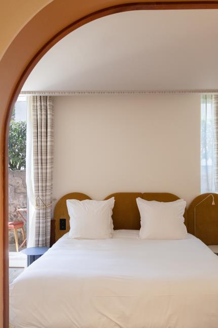 Une des nouvelles chambres de l'hôtel Saint-Julien.