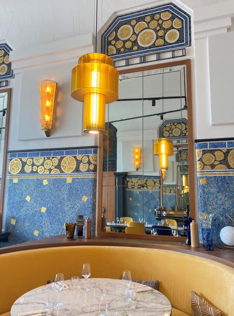 Le restaurant Odorico rend hommage au mosaïste Isidore Odorico.