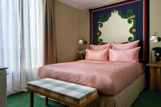 Une chambre de l'Hôtel de la Boétie, à Paris (VIIIe).