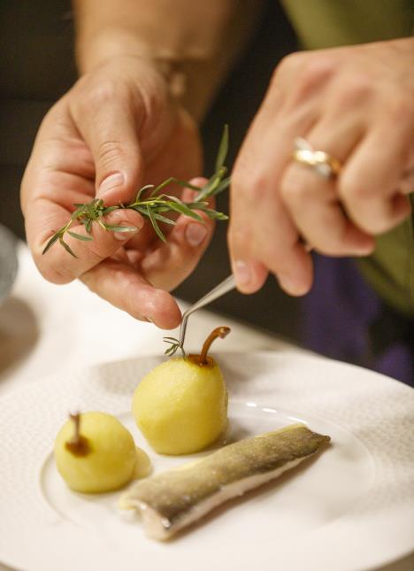La cuisine de Guillaume Foucault privilégie els produist du terroir, en circuit court, tels que les possons d'eau douce