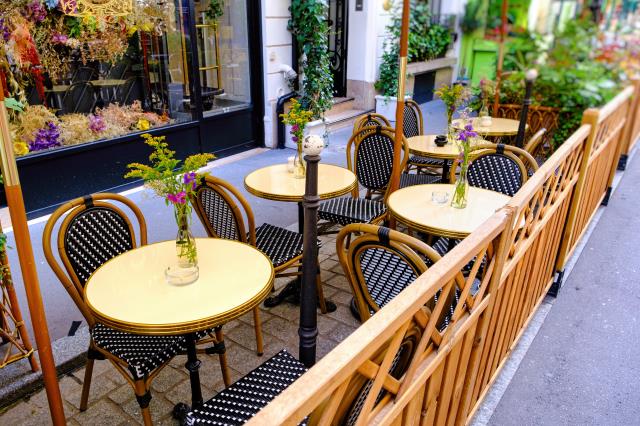 Une terrasse parisienne.