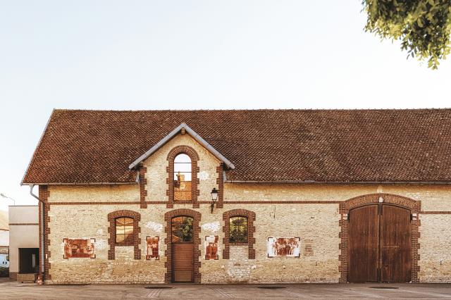 La « maison de vignerons » Chassenay d'Arce a vu le jour en 1959 à Ville-sur-Arce, dans l'Aube.