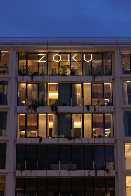 L'hôtel Zoku Paris (XVIIe) est situé dans l'immeuble Stream Building qui accueille également commerces et bureaux.