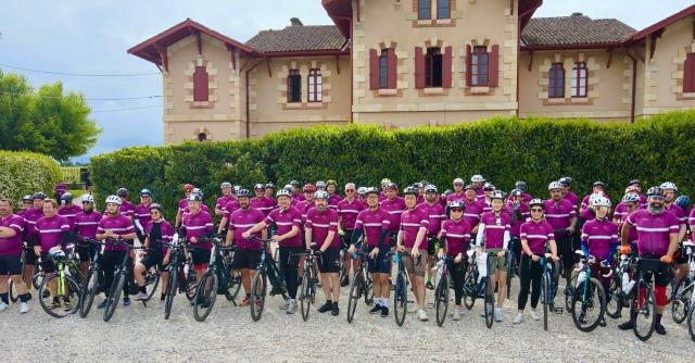 Bike to care est une randonnée à vélo caritative, destinée à soutenir la formation de jeunes talents de l'hôtellerie-restauration.