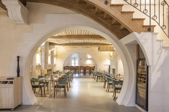 La salle de la Brasserie des Flâneurs, à Cognac