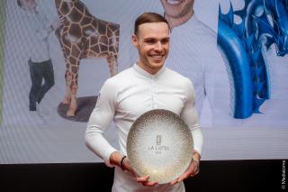 Amaury Guichon reçoit le Prix du Chef Pâtissier le plus Créatif du Monde, sponsorisé par Cacao...