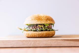 Le 'Empereur 2.0' de Père & Fils par Alléno a été élu meilleur burger de la capitale, lors de la Paris Burger Week 2022.