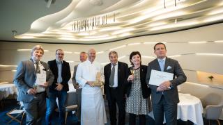 De gauche à droite : Bruno Bruchet, vice-président Tables & Auberges, Thierry Lacombe, Directeur...