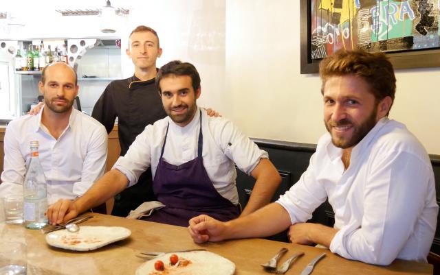Mathieu Robillard, le gagnant Marc Marchetti, Bruno Dumont et Julien Duboué, lors du dernier concours chez A Noste, Paris IIe