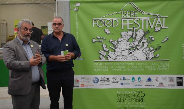 Bernard Colonel-Bertrand, directeur du MIN de Grenoble avec, à sa gauche, Jean-Jacques Pinet, chargé de mission au Commissariat général à la Fête de la Gastronomie venu apporter son soutien à la manifestation de Grenoble lors de sa présentation à la press