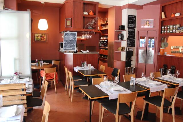 Lors de récents travaux, Le Florimond s'est paré de bois et les tables ont été recouvertes d'ardoise.