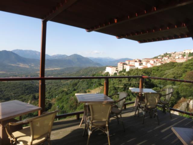 vue de la terrasse de la salle de petit déjeuner