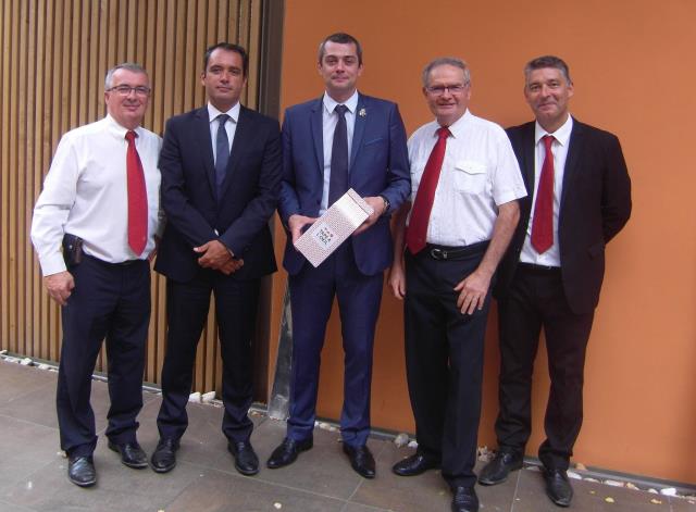 de gauche à droite : Robert Desbureaux, responsable MC sommellerie, Jean-François Lucas DDFPT, Pierre Colin, chef sommelier, Alain landolt membre de l'ASMP, Pascal Reversade formateur MC sommelerie