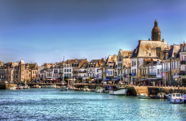 Les littoraux de Bretagne et des Pays de la Loire (ici, Le Croisic), sont à la hausse avec une progression des prix moyens.