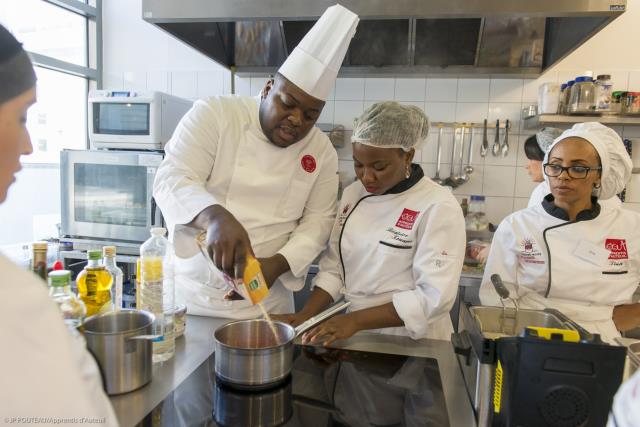 Elles suivent en ce moment une formation business plan à l'EMD Management – école de commerce marseillaise – à l'issue de laquelle 8 seront sélectionnées pour la suite : remise des clés d'un restaurant éphémère pour tester leur projet plusieurs mois, acco