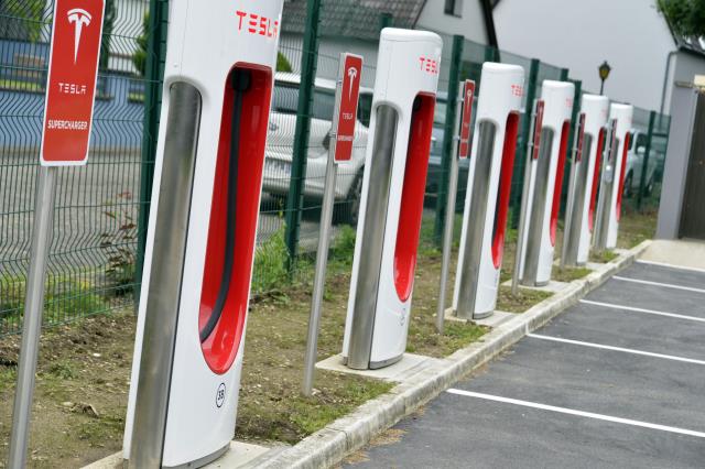 Les bornes de chargement pour véhicules électriques.