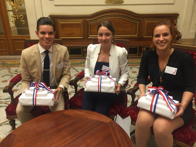 Commercialisation et services en restaurant : Nicolas Rodrigues, Pauline Carasco et Claire Gomez