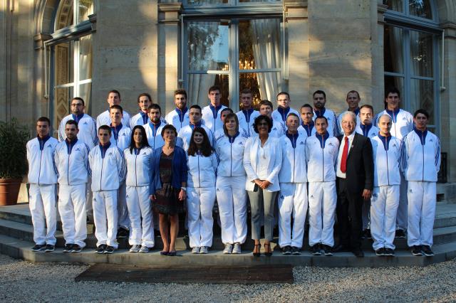 L'équipe de France des métiers 2016 au complet, dans les jardins du ministère du Travail.