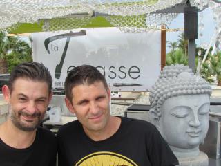 Isidore Sarandeses et Sébastien Pacault (à droite) aux commandes du nouveau « bar-lounge-tapas »