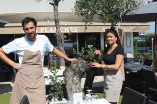 Chloé Guerin et Pierre Guillouet, propriétaires 'Aux Planches'
