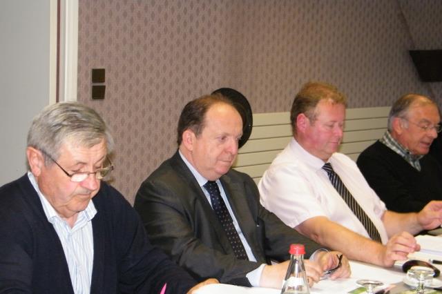 Les responsables des Logis du Loiret réunis autour de Thierry Amirault