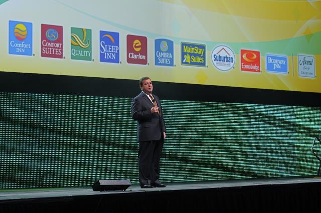 'En quelques années, le groupe s'est métamorphosé, relève Stephen Joyce, p.-d.g. de Choice Hotels, devant les cadres dirigeants du groupe réunis pour le 58e congrès de Choice qui s'est tenu à Las Vegas.
