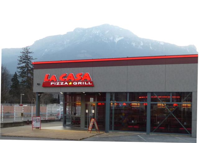 Tout les restaurants la Casa proposent une terrasse. Celle de Grenoble a vue sur les sommets enneigés.