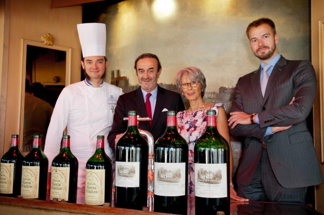 Laurent Delarbre, Jean-Louis et Françoise Triaud et André Terrail.