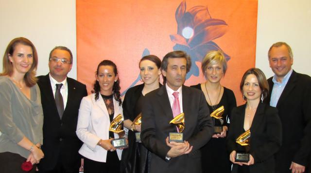 De gauche à droite : Isabelle Boutteville d'Excel Place, Riadh Bouaziz RKF Luxury Linen, partenaire des trophées, Cécile Donikian de Sir & Lys, Maud Hélène du Domaine de Verchant, Patrick Garnier de Villa & Hôtel Majestic, Christelle Rajoie du Grand Hôtel