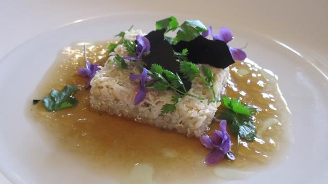 Recette de Marion Monnier : Chair de tourteaux, délicate gelée de sucs et quinoa