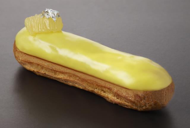 Eclair au citron de Menton, la Pâtisserie by Cyril Lignac