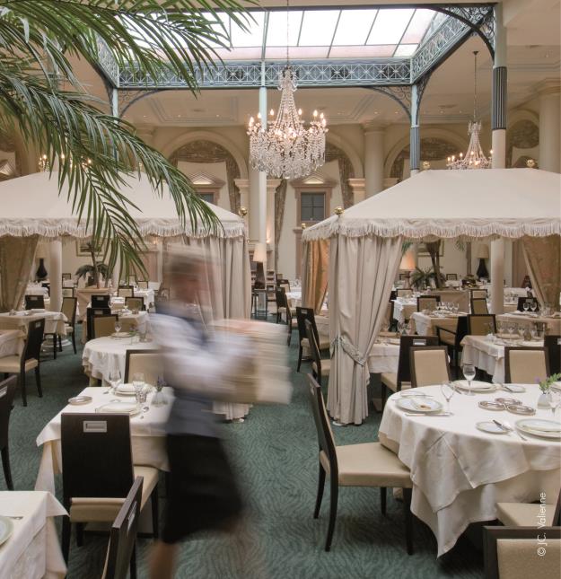 Le Grand Hôtel des Thermes de Saint-Malo et son restaurant Le Cap Horn. L'une des plus belles tables de la région.