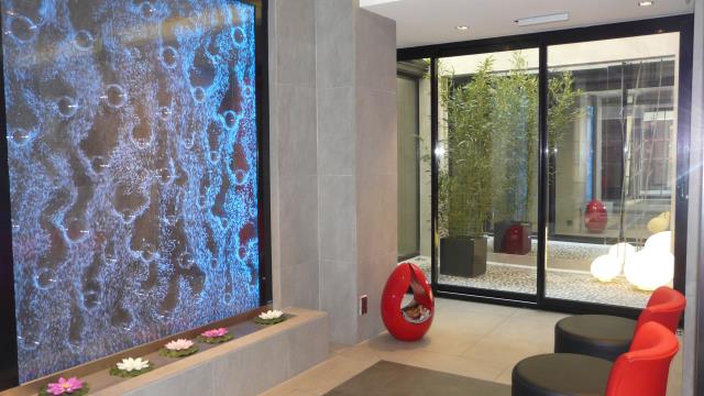 Le lobby de l'Hôtel du Vieux Saule.
