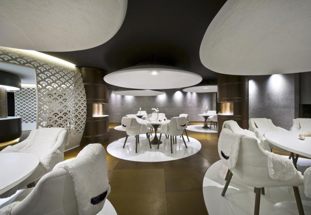La salle du restaurant 1947 au Cheval blanc de Courchevel, où officiera prochainement le chef 3 étoiles Yannick Alleno.