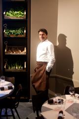 Yannick Alléno dans son bistrot Terroir Parisien.