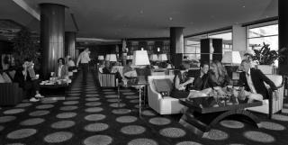 Saphir 24 lounge & bar.