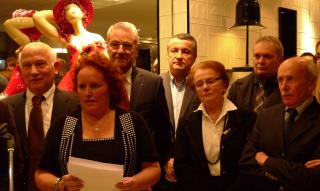 Jean-Michel et Dominique Gouzon ; Bernard Bouniol, président  de la CCI, Christian Vabret,...