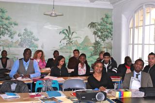 Les apprentis gouvernants et gouvernantes de FAC Hôtel sont tour à tour femme de chambre, directeur...