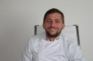 Anthony Germani officie depuis 4 ans maintenant dans les cuisines de l'Arc.