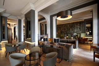 Le bar du Beau-Rivage de Lausanne.