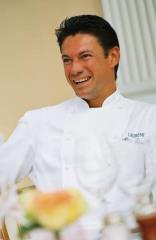 Alain Pégouret, chef du Laurent à Paris, a créé un menu pour les étudiants du Crous.