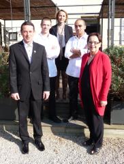 Didier Sangoy, Jimmy Grandsire, le second, Sophie Sangoy, Lyes Abidi, Monique Sangoy avancent...
