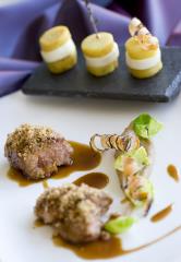 Ris de Veau poêlés, noisettes, jus acidulé, bouchon de pomme de terre Pannacotta au thym,...