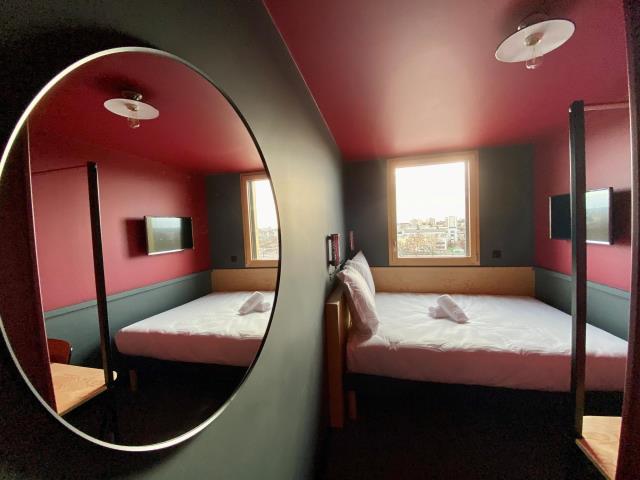 Une chambre classique de l'Eklo Roissy.