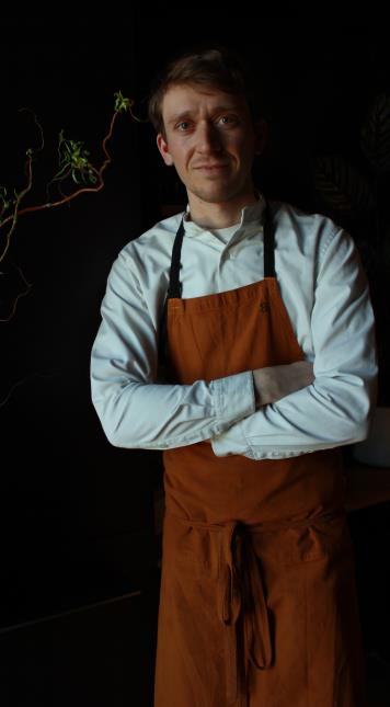 Félix Robert, chef du restaurant étoile l'Arborescence à Croix.