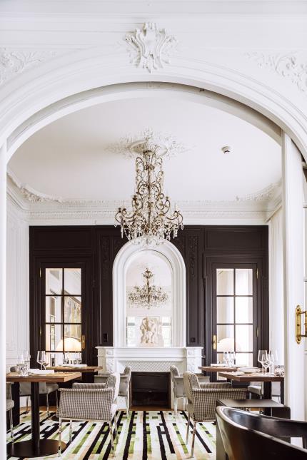 Le restaurant la Table Mirasol prend place dans la Villa Mirasol, d'architecture Belle Epoque. Elle a été entièrement rénovée.