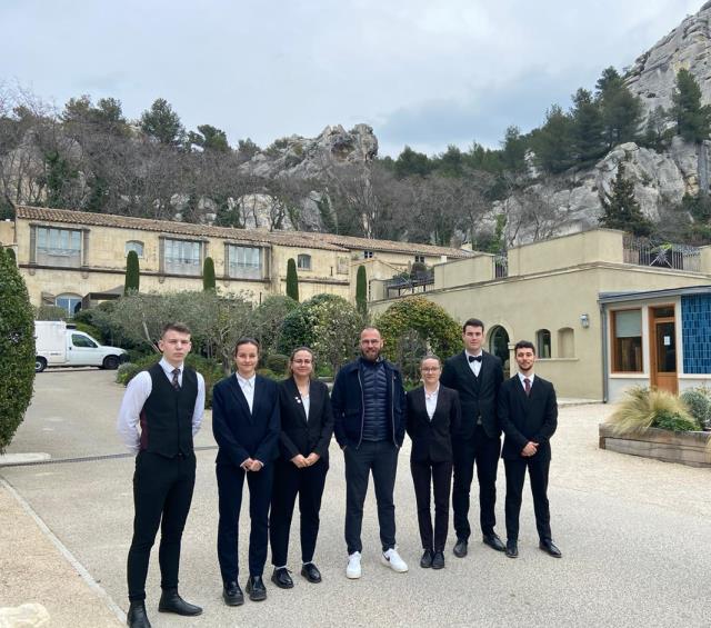 La promotion Mcs 2023 à l'Oustau de Beaumanière