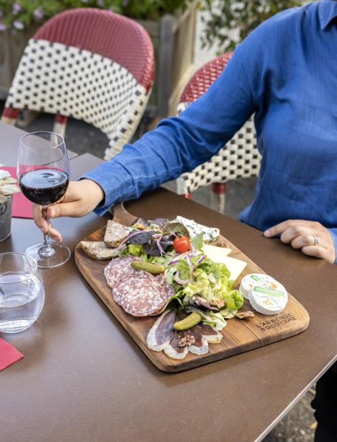 Le Gouffre de Padirac mise sur une cuisine régionale et faite maison, afin de redorer l'image de la restauration sur sites touristiques.